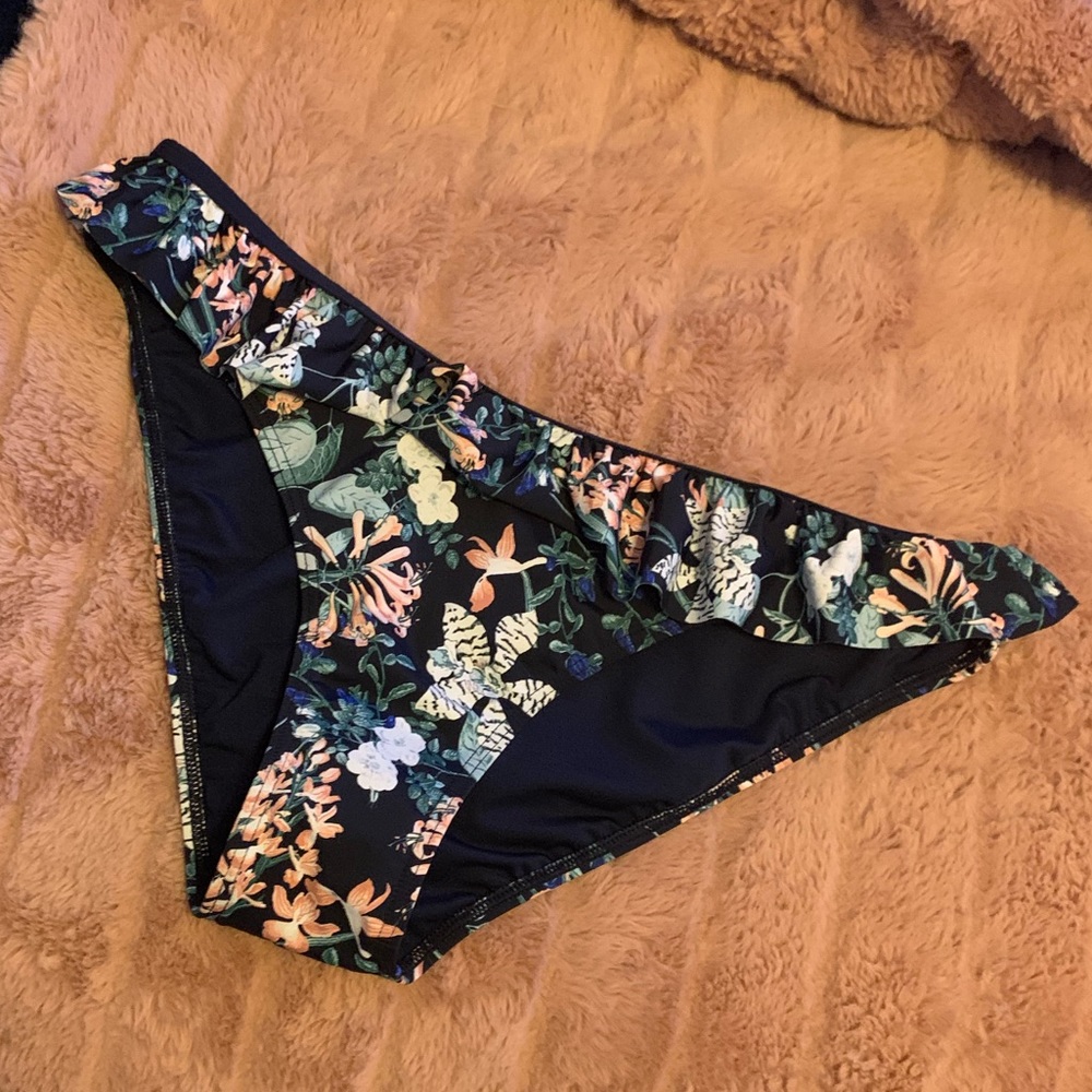 NWT Tart Collections Ruffled Floral Bikini Bottoms
